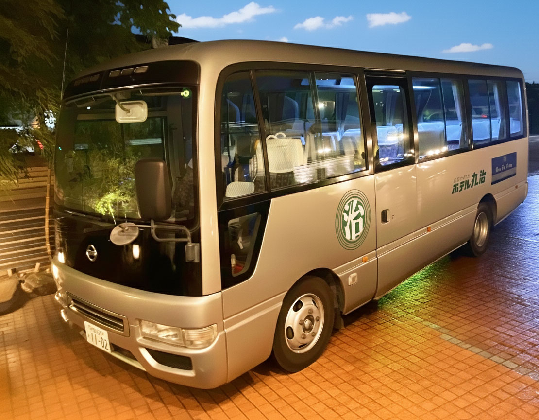 小山市丸治送迎マイクロバス